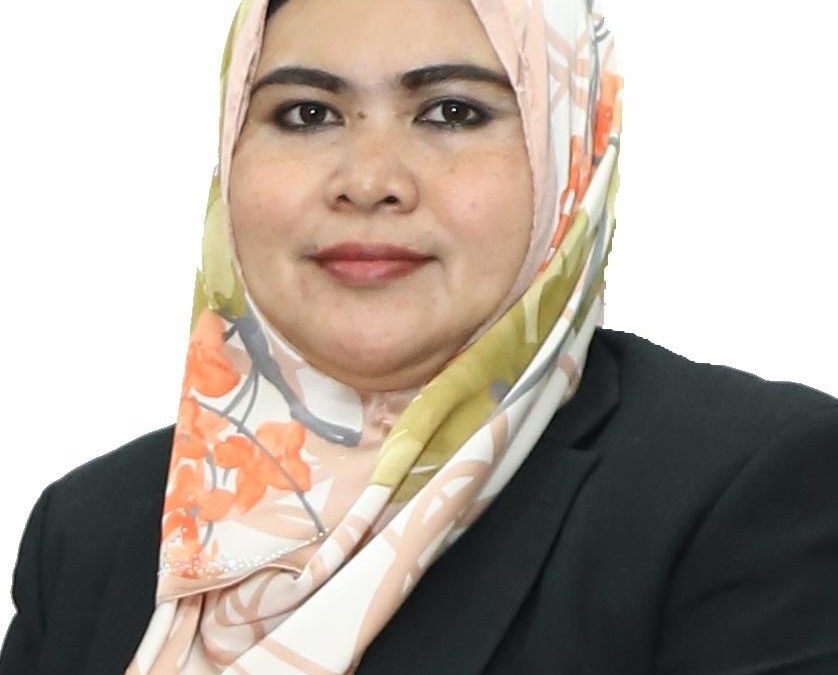 Pn. Salmah binti Ali